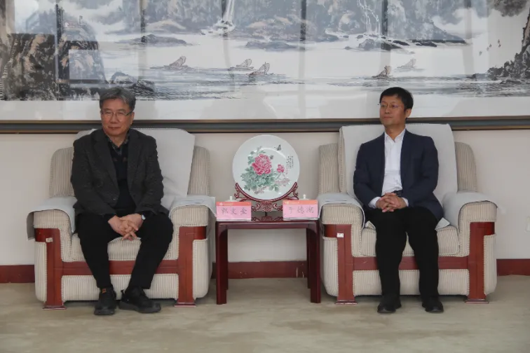 Shandong LANO hợp tác với Giáo sư KWAK, Moon Kyu, Tiến sĩ và Đại diện Liang Tongho từ Đại học Dongguk, Hàn Quốc để thực hiện trao đổi và hợp tác trong lĩnh vực kiểm soát tiếng ồn với Đại học Shandong Jianzhu